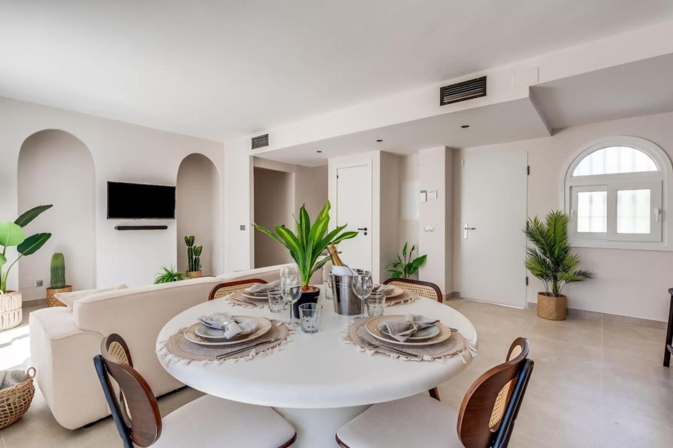 Luxury Penthouse - Naranjos De *