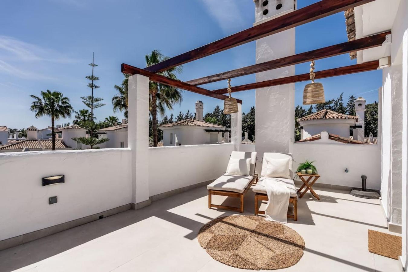 Luxury Penthouse - Naranjos De